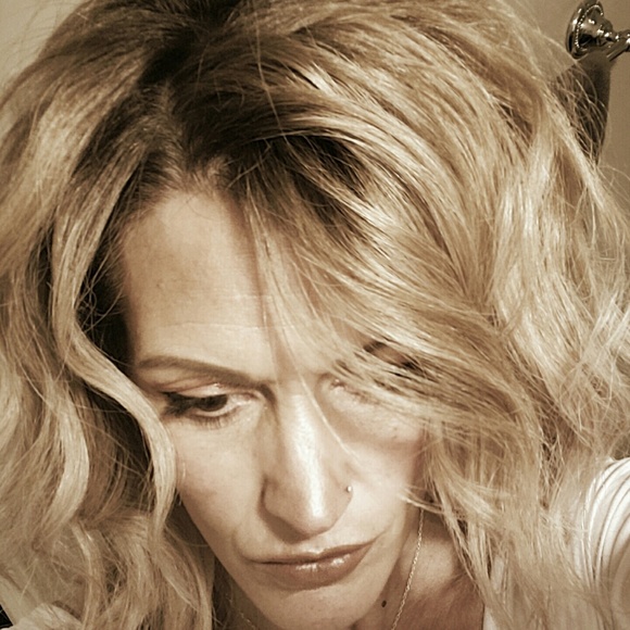 Meet your Posher, Laura - Picture 1 of 1